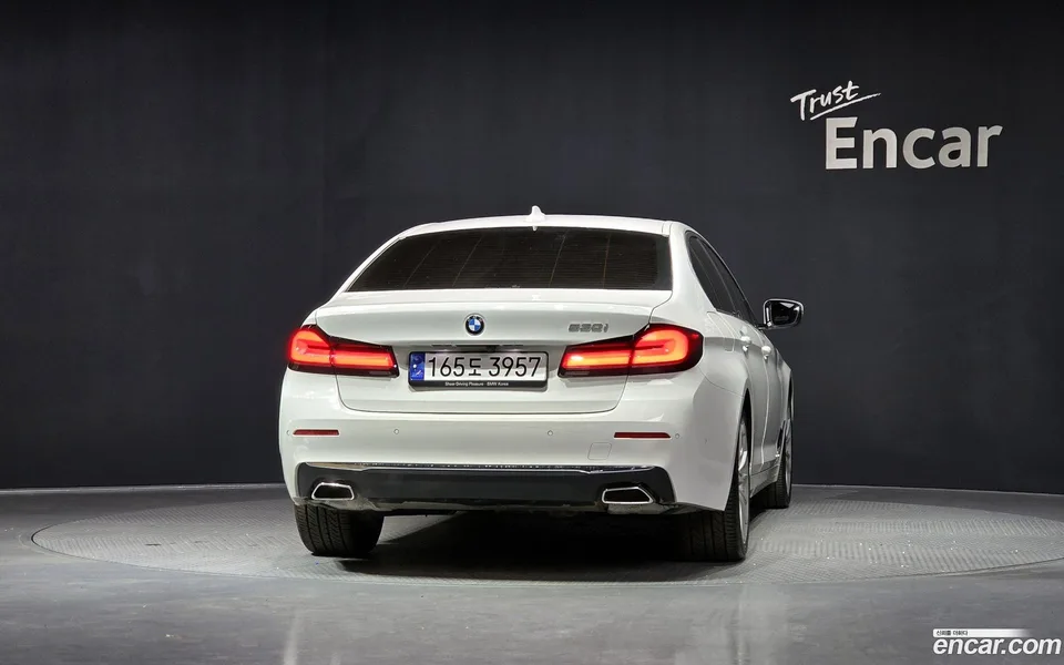 BMW 5 Series 530i 2023 — миниатюра 4