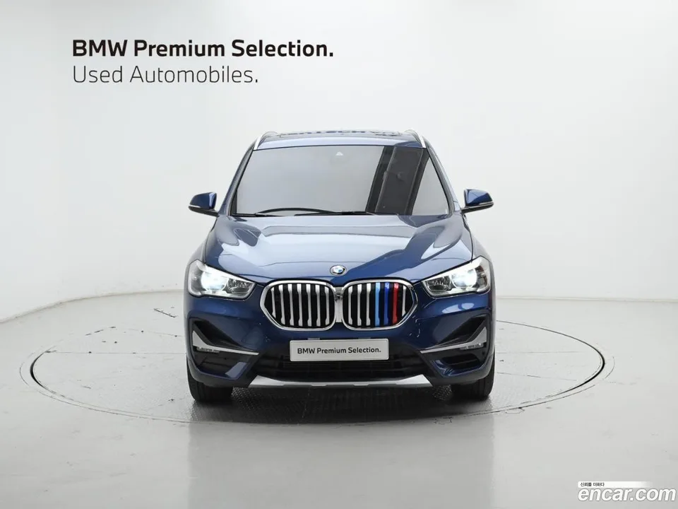BMW X1 xDrive 20i xLine 2022 — миниатюра 3