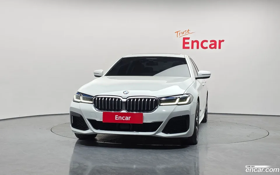 BMW 5 Series 530i xDrive M 2022 — миниатюра 3