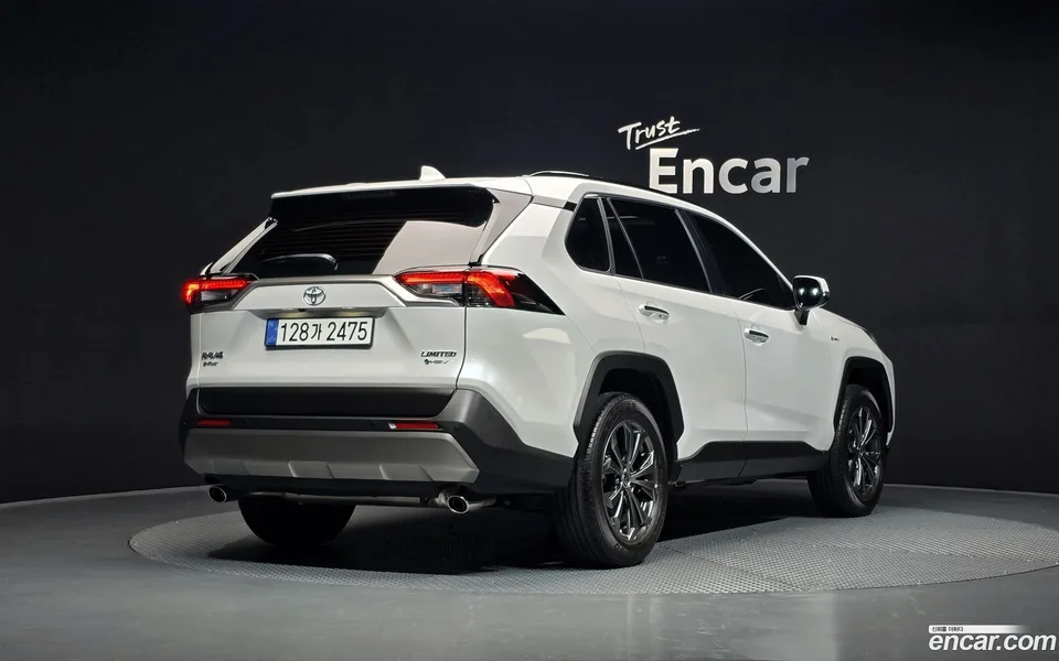 Toyota RAV4 2.5 4WD LTD 2025 — миниатюра 2