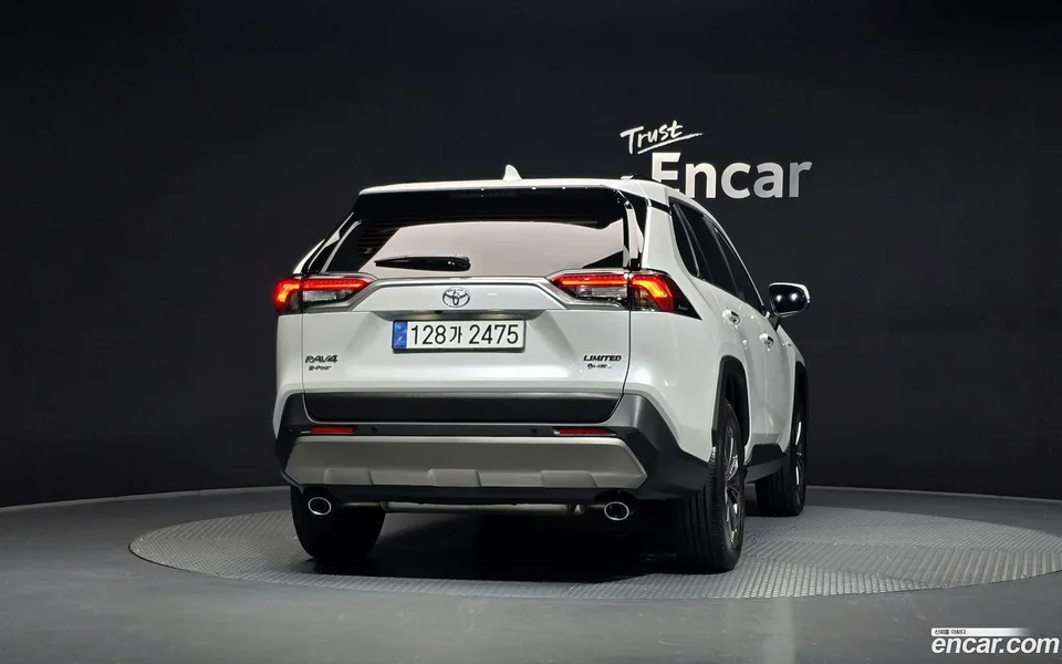 Toyota RAV4 2.5 4WD LTD 2025 — миниатюра 4