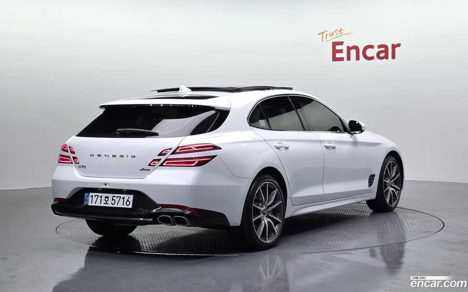 Genesis G70 Shooting Brake 2.0T 4WD 2022 — миниатюра 2