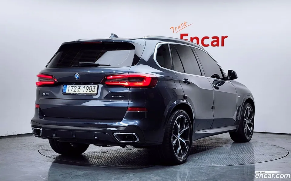 BMW X5 xDrive 40i M 2022 — миниатюра 2