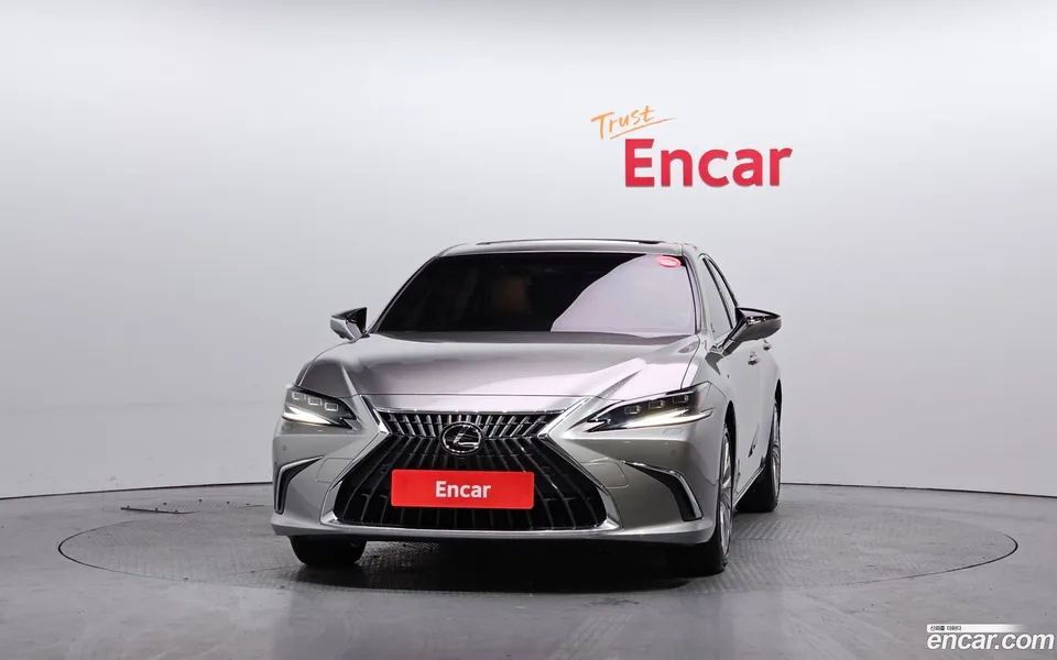 Lexus ES 300h 2024 — миниатюра 3