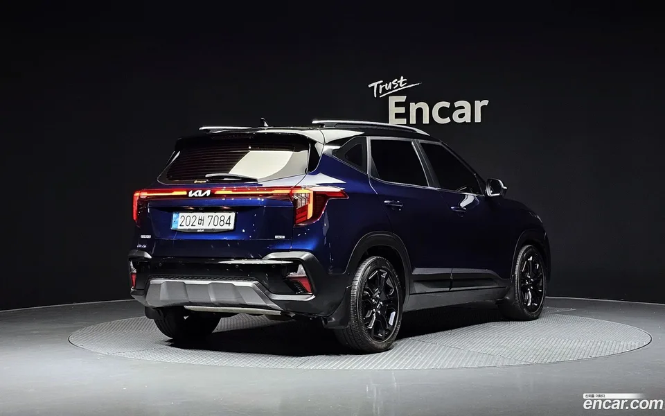 Kia Seltos 1.6 4WD 2023 — миниатюра 2