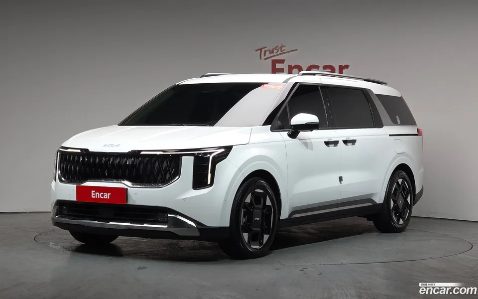 Kia Carnival 7 2025 — фото 1, купить с доставкой в Москву