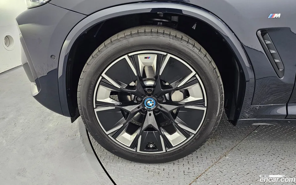 BMW iX3 M 2024 — миниатюра 5