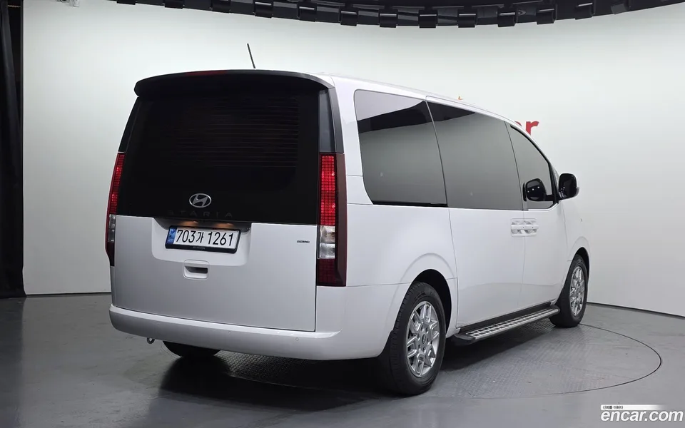 Hyundai Staria 4WD 11 2024 — миниатюра 2