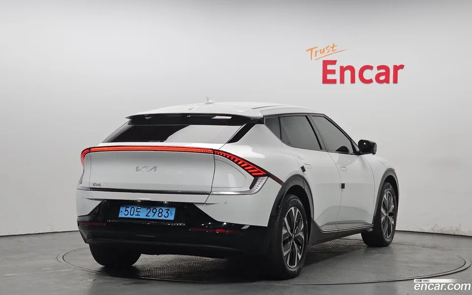 Kia EV6 2022 — миниатюра 2