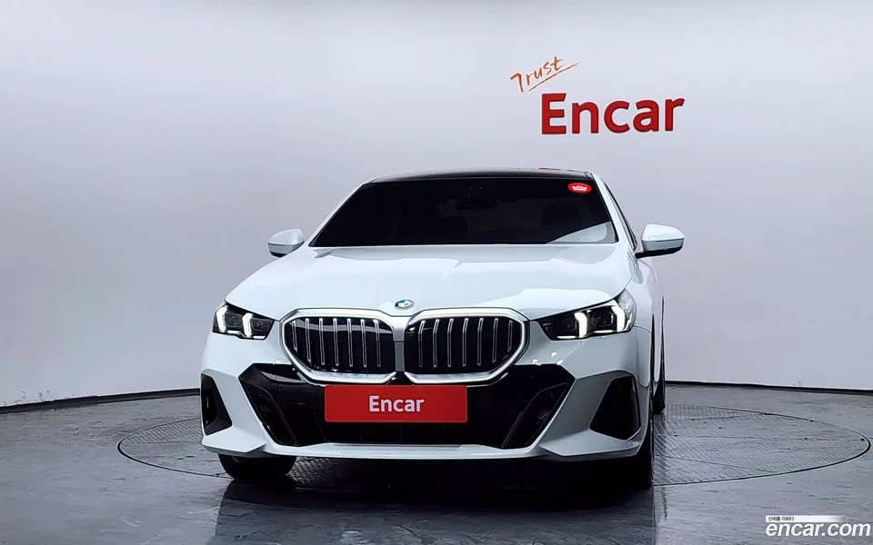 BMW 5 Series 520i M 2025 — миниатюра 3