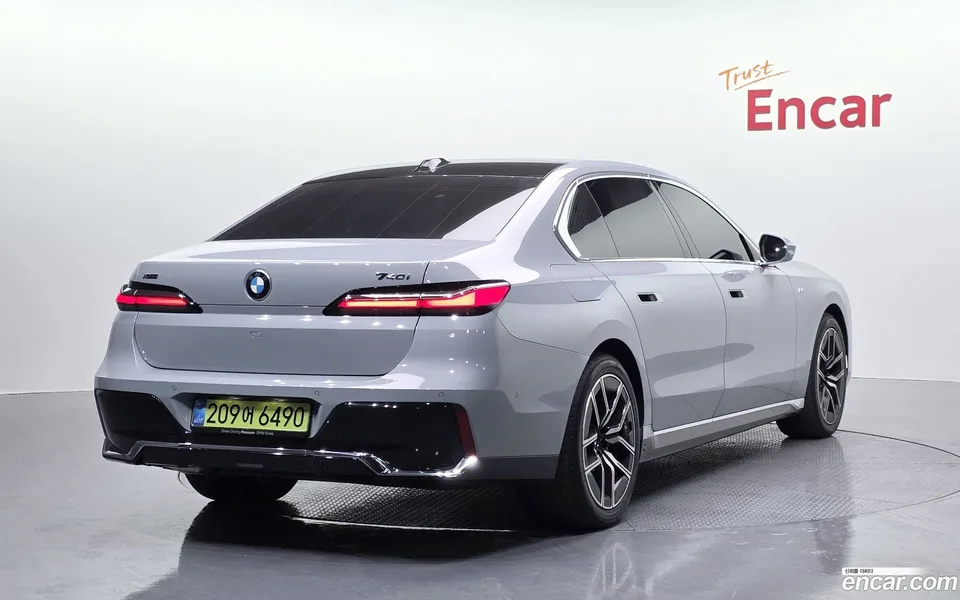 BMW 7 Series 740i xDrive M 2025 — миниатюра 2