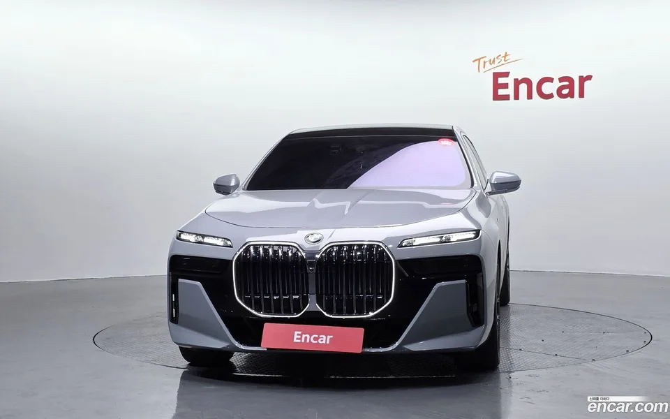 BMW 7 Series 740i xDrive M 2025 — миниатюра 3