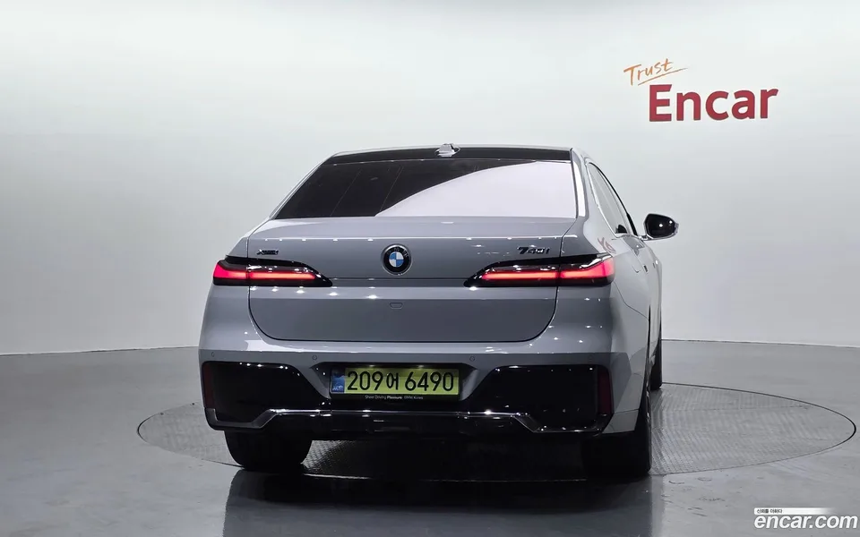 BMW 7 Series 740i xDrive M 2025 — миниатюра 4