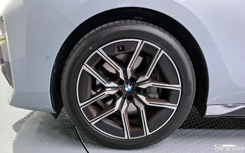 BMW 7 Series 740i xDrive M 2025 — миниатюра 5