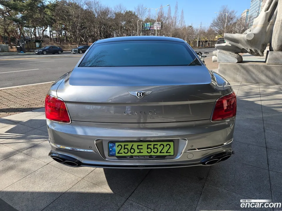 Bentley Flying Spur 4.0 2022 — миниатюра 4