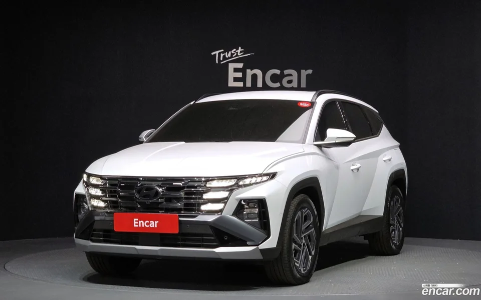 Hyundai Tucson Hybrid NX4 HEV 1.6 2WD 2024 — фото 1, купить с доставкой в Москву