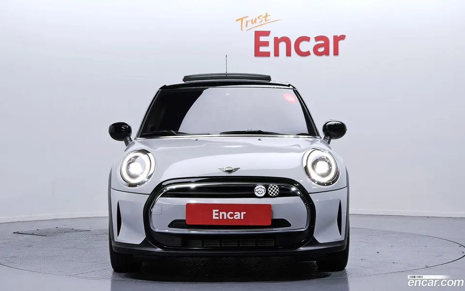 MINI Cooper 5 2022 — миниатюра 3