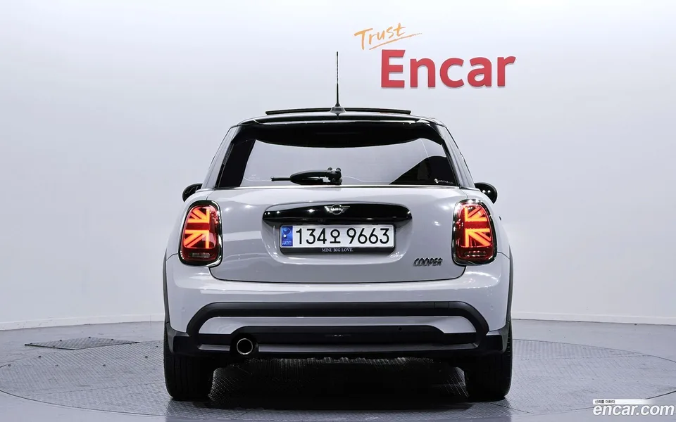 MINI Cooper 5 2022 — миниатюра 4