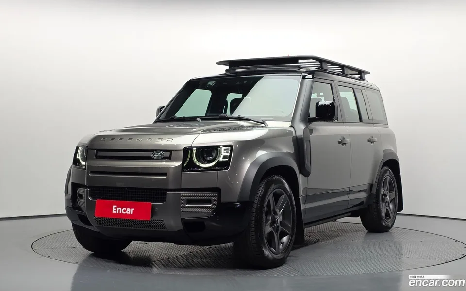 Land Rover Defender 110 P300 X- SE 2025 — фото 1, купить с доставкой в Москву