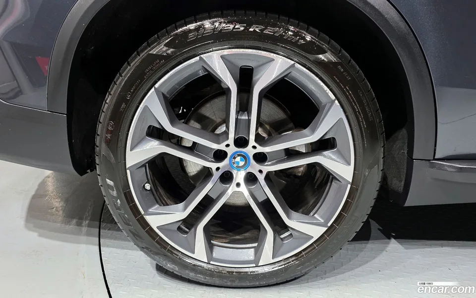 BMW X5 xDrive 45e xLine 2022 — миниатюра 5