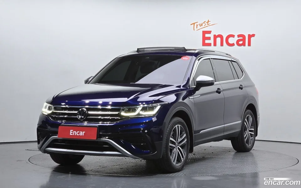Volkswagen Tiguan Allspace 2.0 TSI 2023 — фото 1, купить с доставкой в Москву
