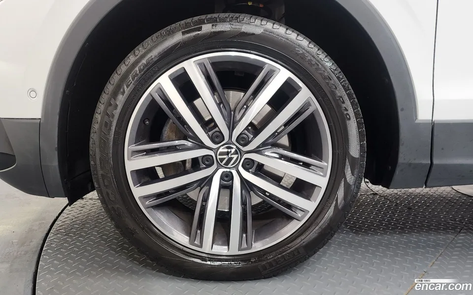 Volkswagen Tiguan Allspace 2.0 TSI 2022 — миниатюра 5
