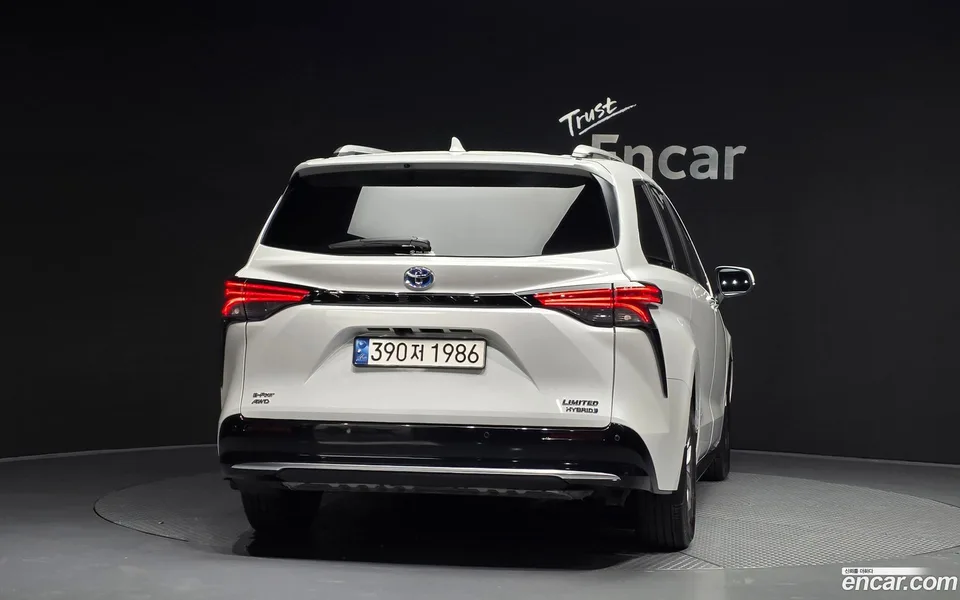 Toyota Sienna 2.5 AWD 2024 — миниатюра 4