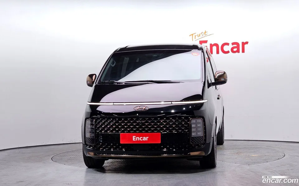 Hyundai Staria L3.5 9 2023 — миниатюра 3