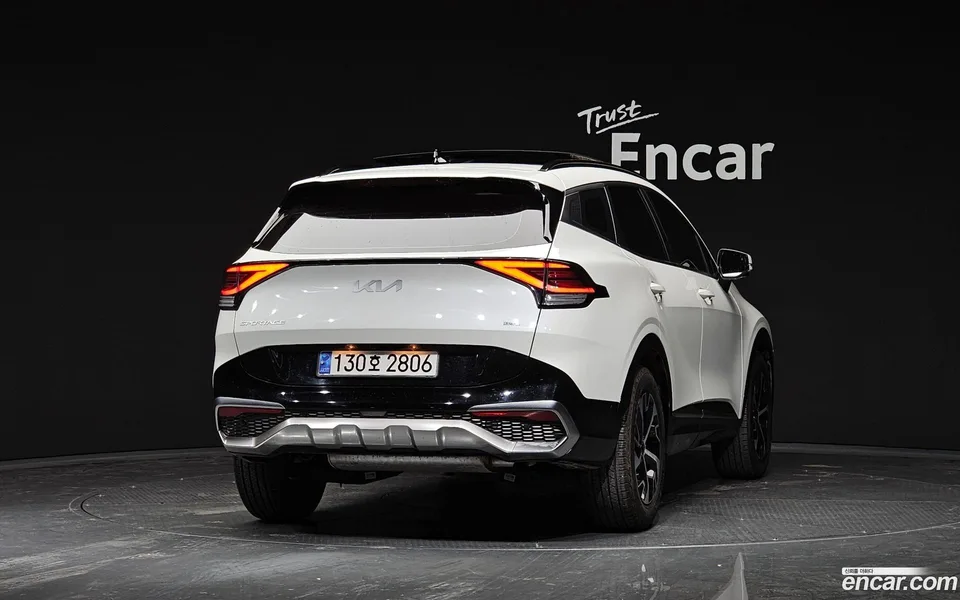 Kia Sportage Hybrid 2WD 2023 — миниатюра 4