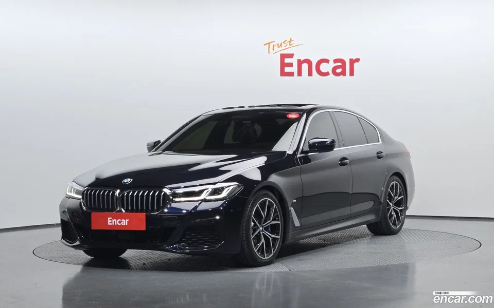 BMW 5 Series 530i M 2022 — фото 1, купить с доставкой в Москву