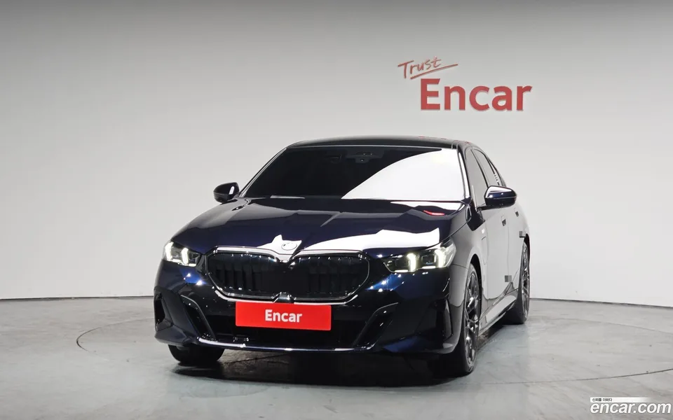 BMW 5 Series 530e xDrive M 2025 — миниатюра 3