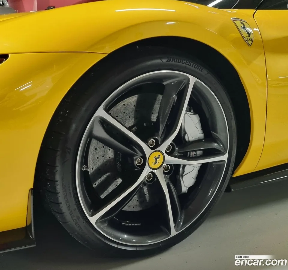 Ferrari 296 GTB 3.0 V6 2023 — миниатюра 5