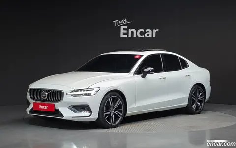 Volvo S60 2022 купить в Москве