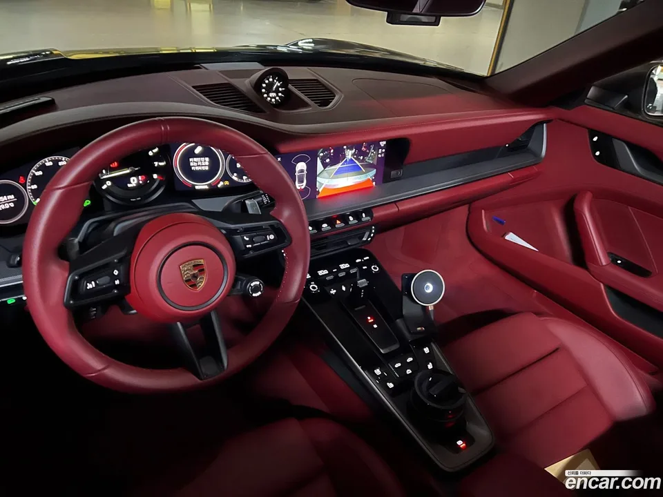 Porsche 911 (992) 2024 — миниатюра 2