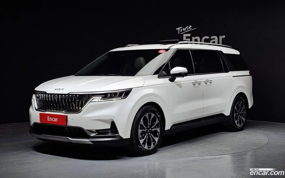 Kia Carnival 7 2022 — фото 1, купить с доставкой в Москву