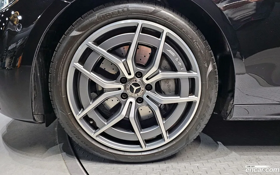 Mercedes-Benz E-Class E220d 4MATIC AMG Line 2023 — миниатюра 5