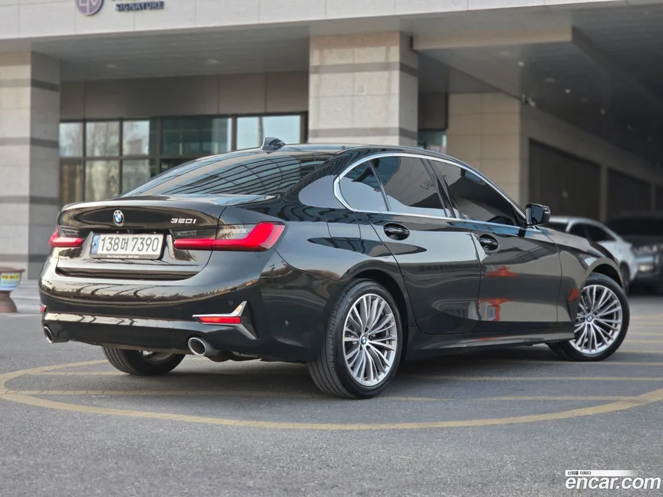 BMW 3 Series 320i 2022 — миниатюра 4