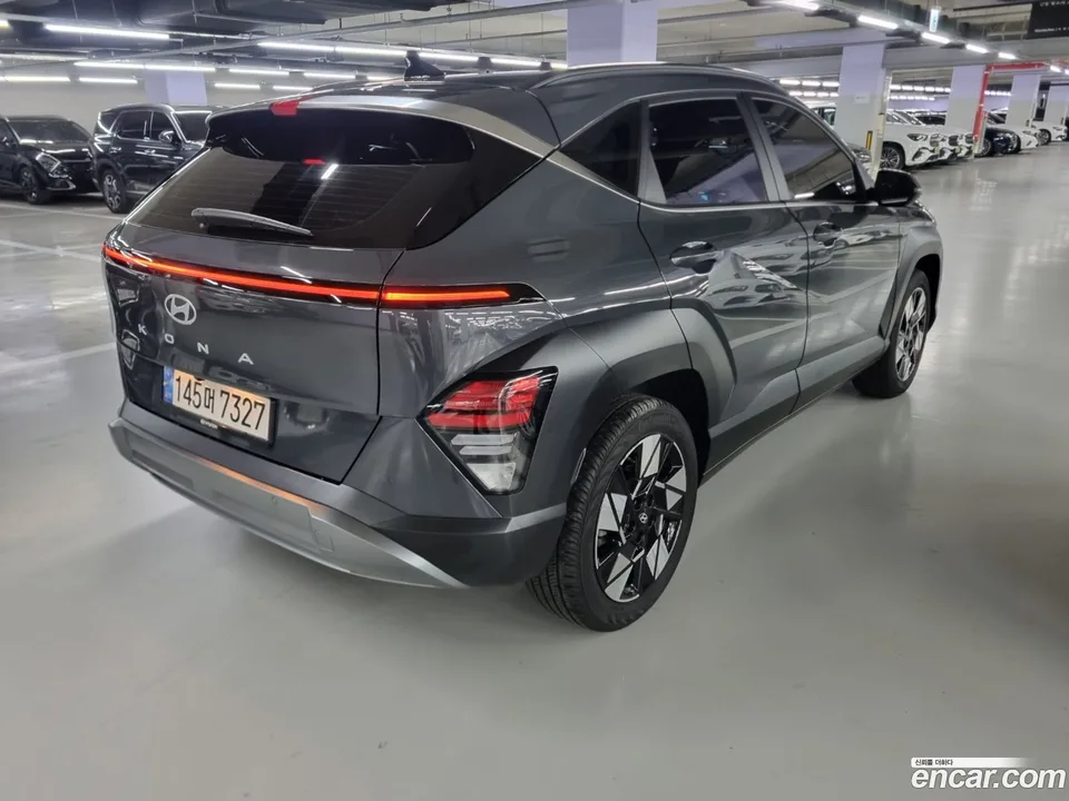 Hyundai Kona Hybrid 2023 — миниатюра 3