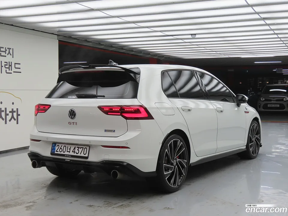 Volkswagen Golf 2.0 GTI 2024 — миниатюра 4