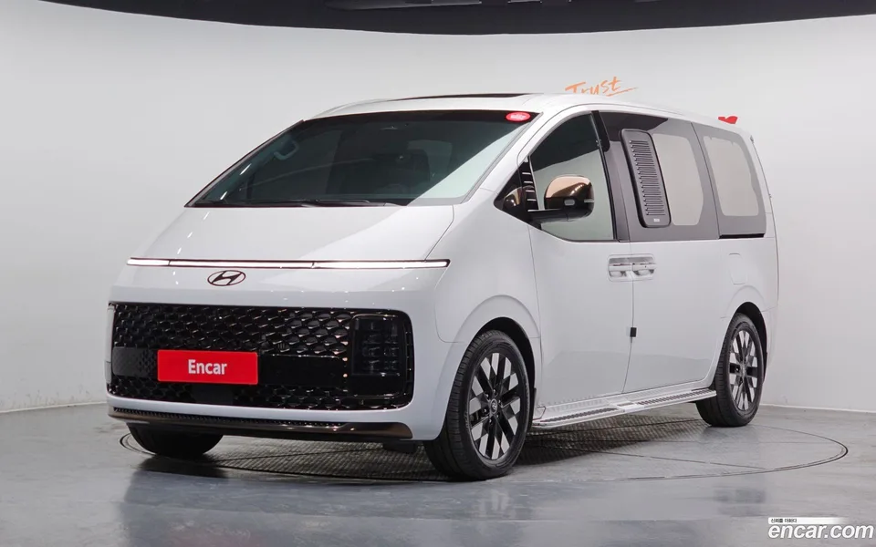 Hyundai Staria 4WD 9 2024 — фото 1, купить с доставкой в Москву