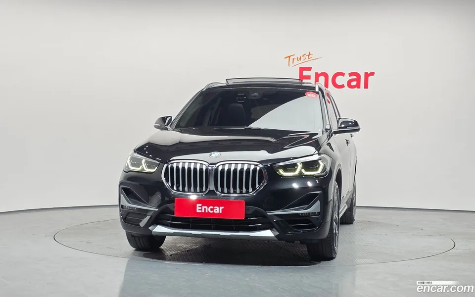 BMW X1 xDrive 20i xLine 2022 — миниатюра 3