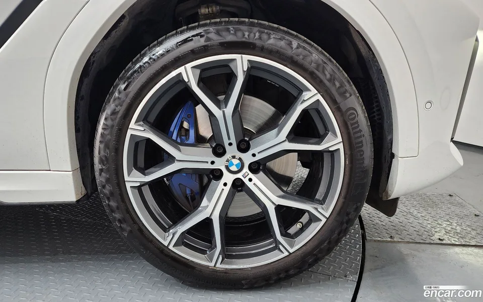 BMW X6 xDrive40i M 2022 — миниатюра 5