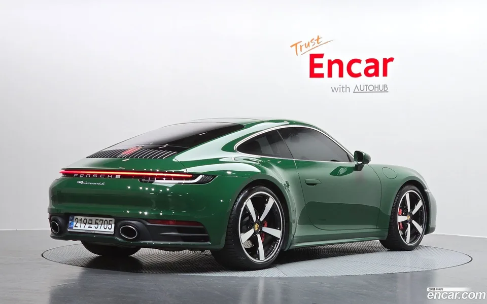 Porsche 911 (992) 4S 2024 — миниатюра 2