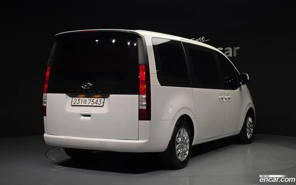 Hyundai Staria 9 2022 — миниатюра 2