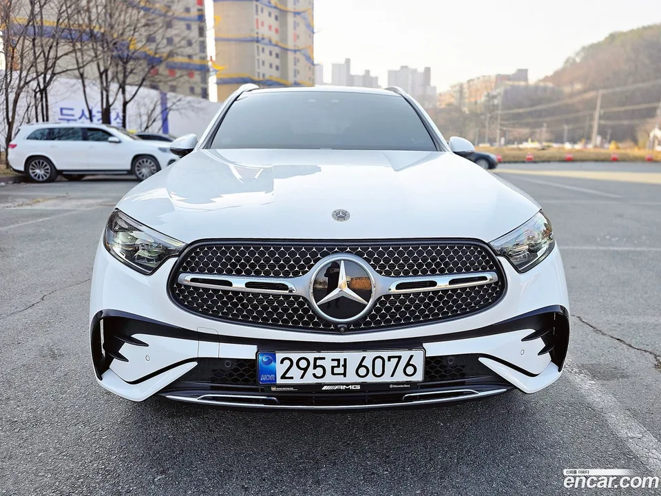 Mercedes-Benz GLC-Class GLC300 4MATIC AMG Line 2023 — миниатюра 2