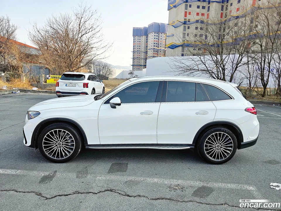 Mercedes-Benz GLC-Class GLC300 4MATIC AMG Line 2023 — миниатюра 5