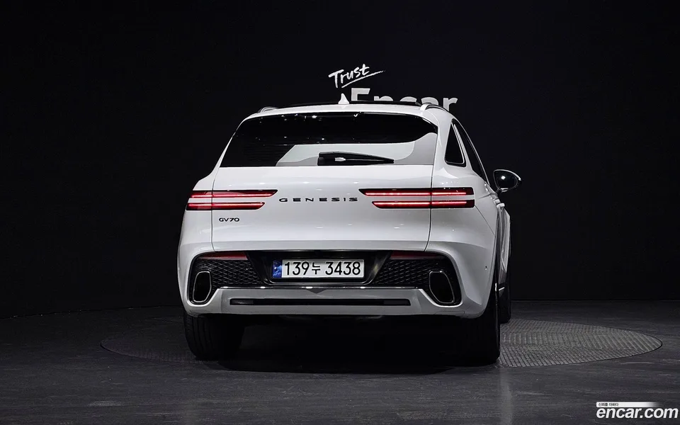 Genesis GV70 2.5T 2WD 2023 — миниатюра 4