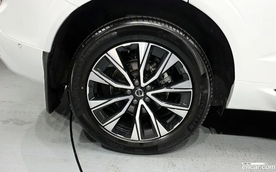 Volvo XC60 B5 2024 — миниатюра 5