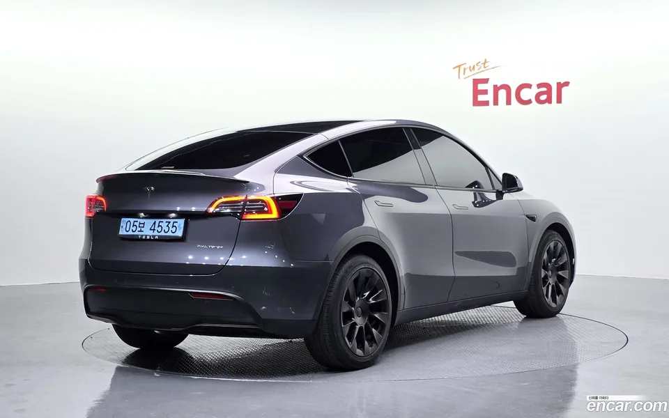 Tesla Model Y AWD 2022 — миниатюра 2