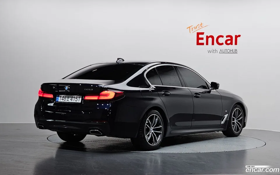 BMW 5 Series 520i M 2022 — миниатюра 2
